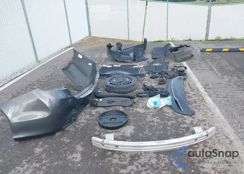 2015 Chrysler 200 Limited z USA, uszkodzony, nr VIN 1C3CCCAB4FN661763